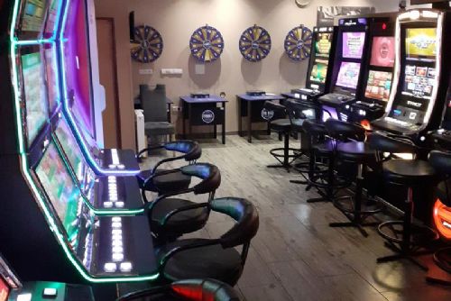 obrázek:Karlovarsko: Celníci zajistili při kontrolách hazardu během loňského roku 36 nelegálních herních automatů
