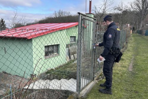Foto: Karlovarský kraj: Policisté provádí kontroly chatových oblastí po celou zimu