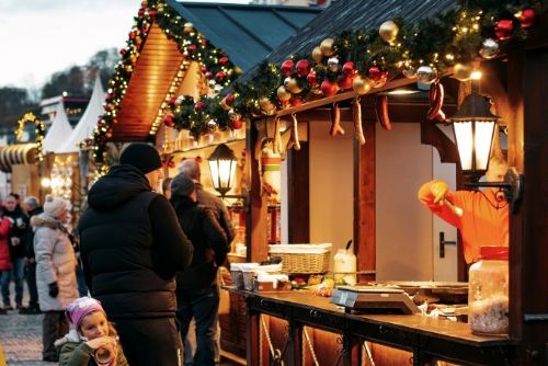 Foto: Karlovy Vary: Dějištěm karlovarských vánočních trhů bude i letos Mlýnská kolonáda