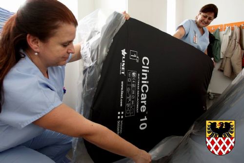 Foto: Cheb: Nemocnice má 15 nových antidekubitních matrací
