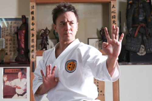 Foto: Sokolov: Mistr japonského karate navštíví město. Chce vidět české MMA