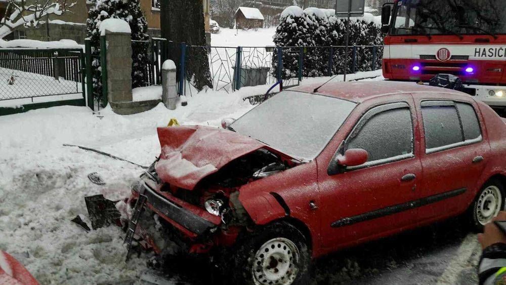 obrázek: Aš: Na Selbské ulici se srazila auta