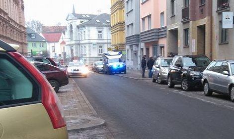 obrázek: Cheb: V Mánesově ulici řeší policie konflikt