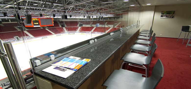 obrázek: Karlovy Vary: Kraj vyhlásil soutěž o místa ve skyboxu KV Areny