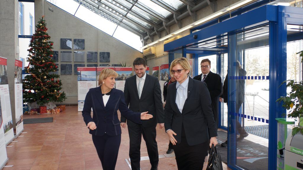 obrázek: Karlovy Vary: Ministryně Šlechtová řešila s hejtmankou opravy silnic
