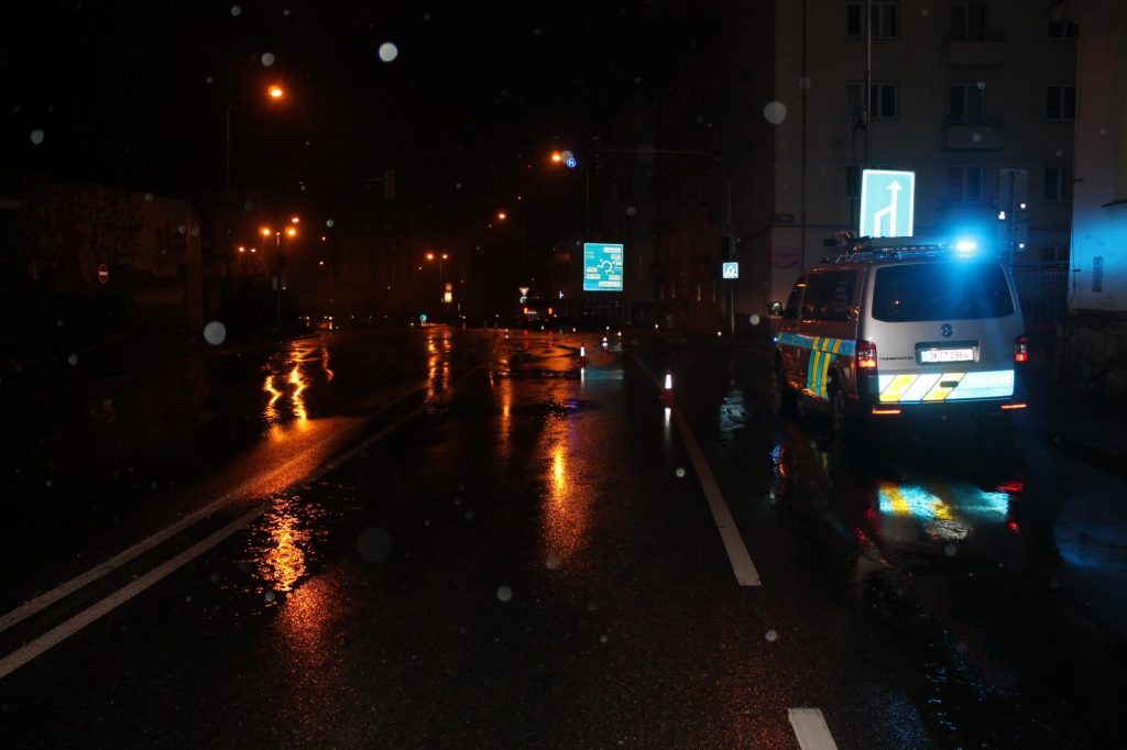 obrázek: Karlovy Vary: Srazil dívku a ujel z místa nehody
