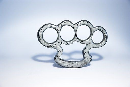 Loket: Při potyčce vytáhl boxer
