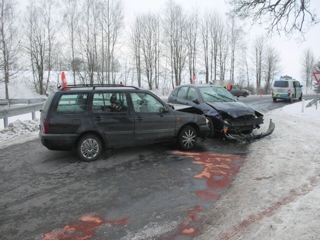 obrázek: Toužim: Opilý řidič přejel do protisměru a narazil do dalšího auta