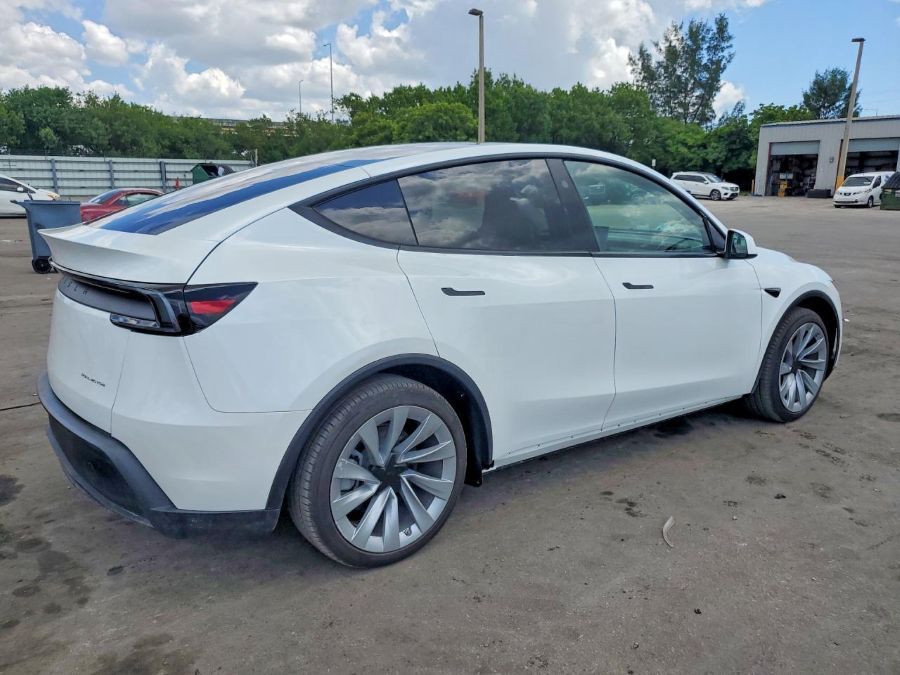 Import Tesly do Česka – jak vybrat vůz a na co si dát pozor?