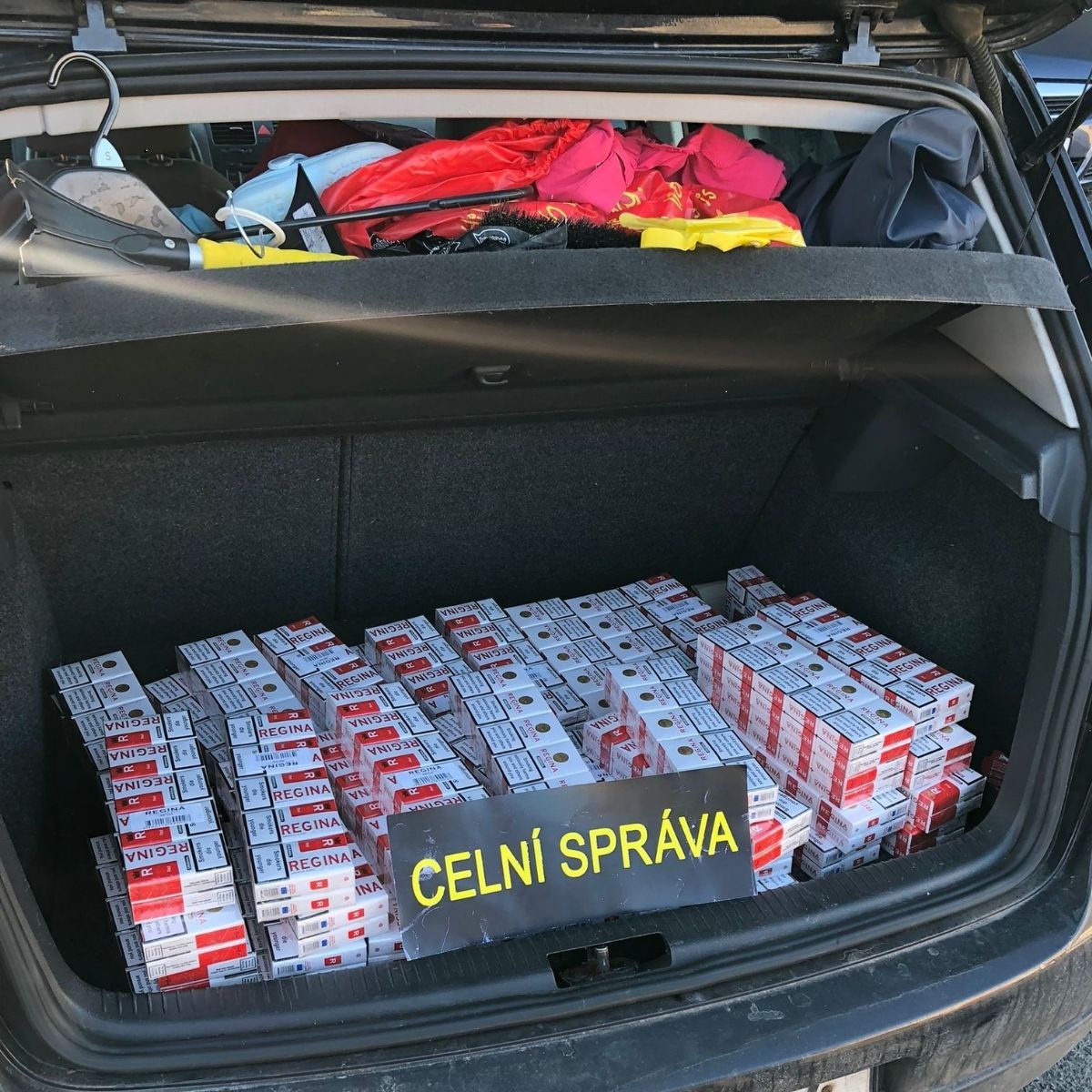 Karlovy Vary: Celníci zajistili 10 tisíc kusů neznačených cigaret