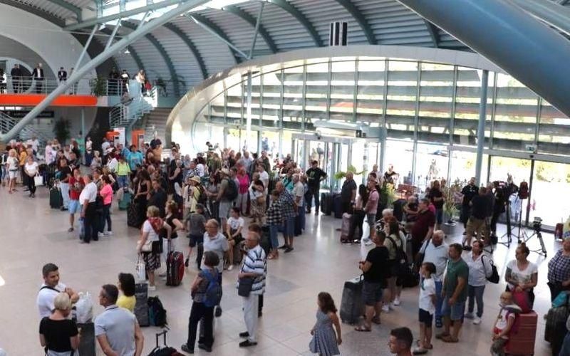 Region: O dovolenkové lety z Karlových Varů je obrovský zájem, nabídka pro příští rok by se měla rozšířit
