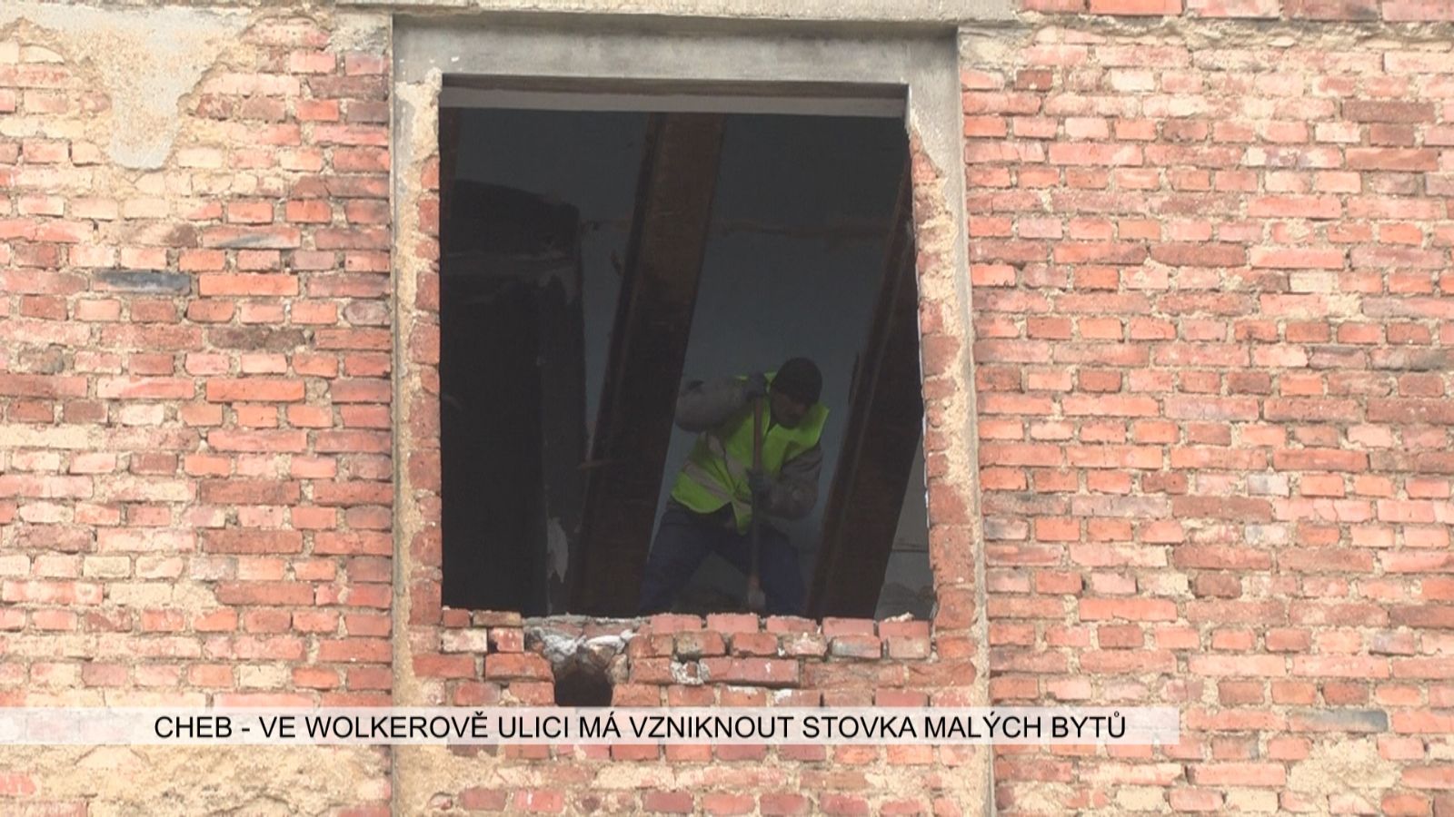 Cheb: Ve Wolkerově ulici má vzniknout stovka malých bytů (TV Západ)