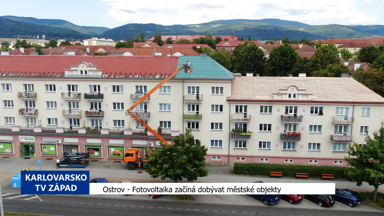 Ostrov: Fotovoltaika začíná dobývat městské objekty (TV Západ)