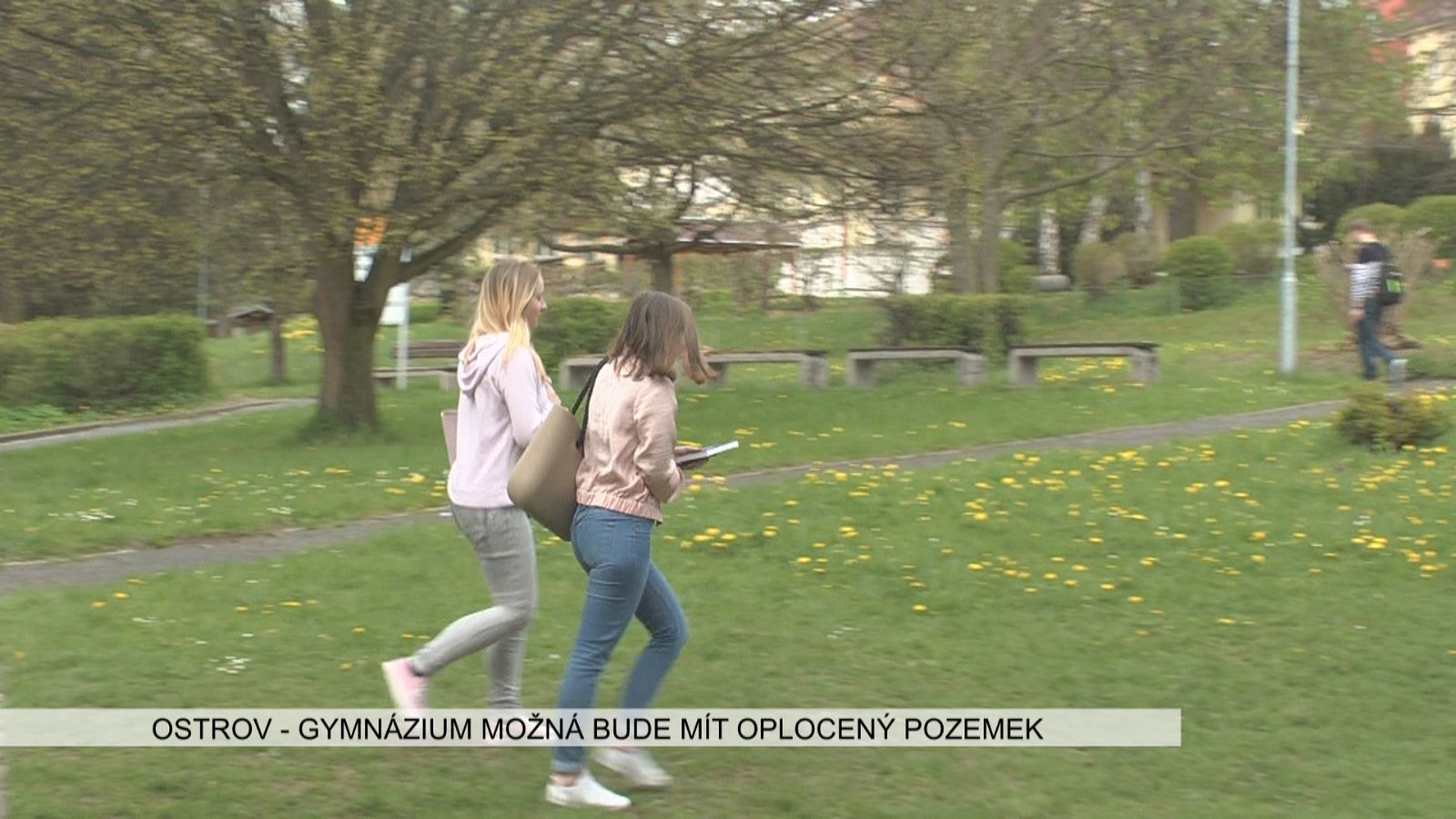 Ostrov: Gymnázium možná bude mít oplocený pozemek (TV Západ)