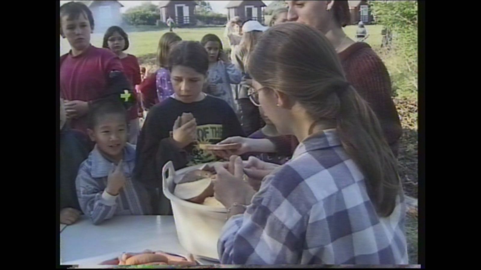 2001 – Žírovice: Na divadelní tábor letos dohlíží Merlin (TV Západ)