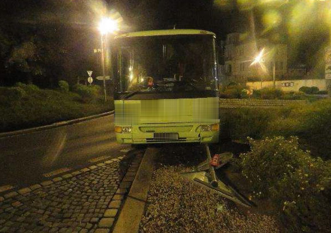 Aš: Autobus řídil pod vlivem alkoholu. Nadýchal 2,60 promile