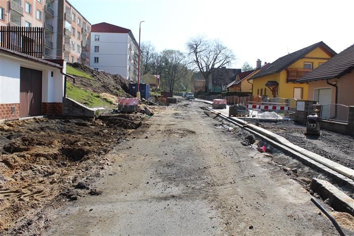 obrázek: Aš: V ulici Petra Bezruče pokračuje celková rekonstrukce vozovky a chodníků 