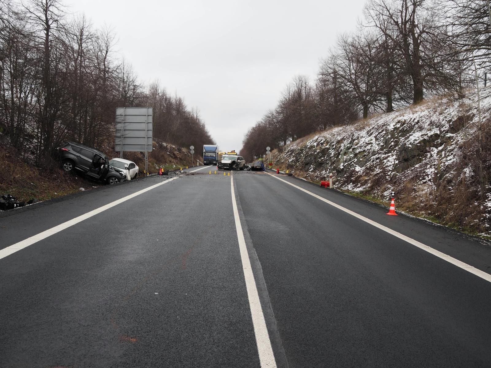 obrázek: Bochov: Přejel do protisměru a střetl se s protijedoucím vozidlem