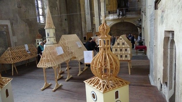 Cheb: Dva modely krovů byly předány