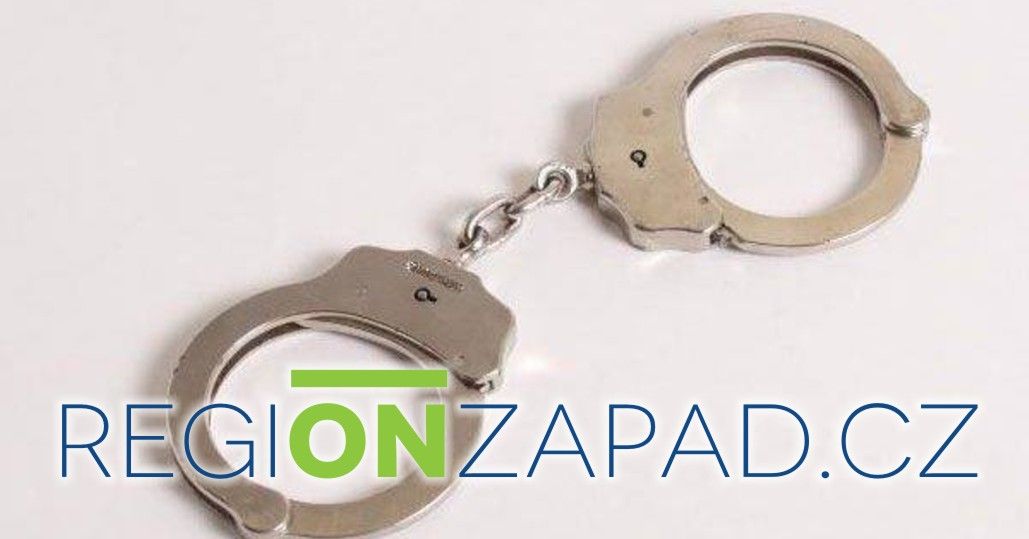 Cheb: Dvojice kradla hlavně ve sklepech