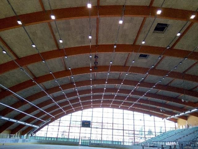 Cheb: Na zimním stadionu je nové osvětlení