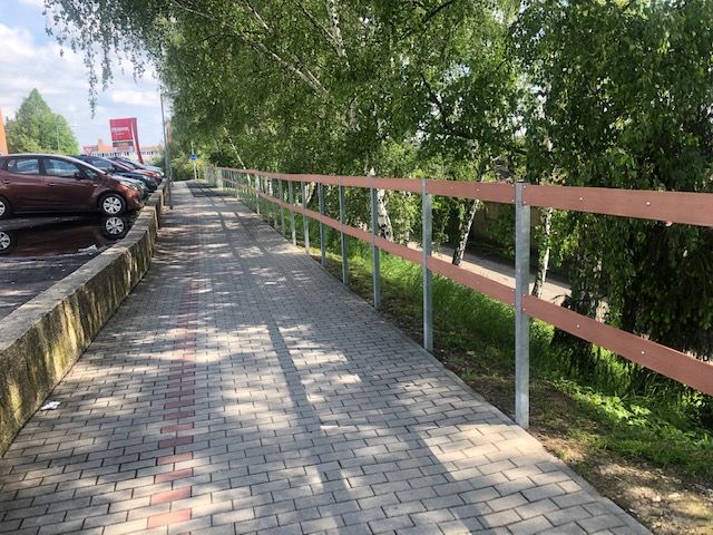 Cheb: Zábradlí podél cyklostezky je opraveno