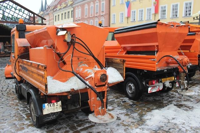 obrázek: Cheb: Zimní údržbu města provádí CHETES