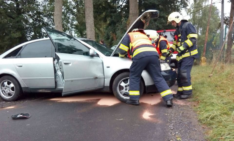 Chebsko, Karlovarsko: Dnes dopoledne hasiči zasahovali u dvou nehod a požáru odpadkového koše v hotelu