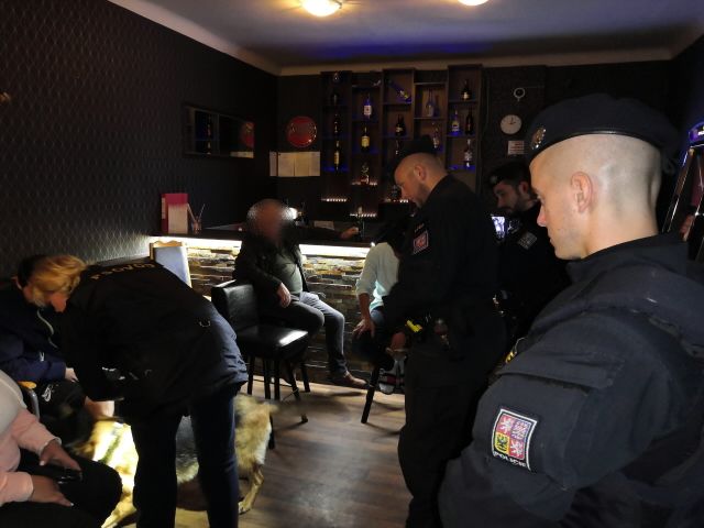 Chebsko: Při akci Úklid policisté zadrželi sedm osob