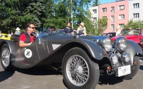 obrázek: Chodov: Městem projede Karlovarská veteran rallye