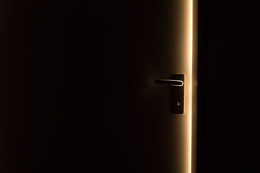 obrázek: Chodov: Odcizil dveře z ubytovny