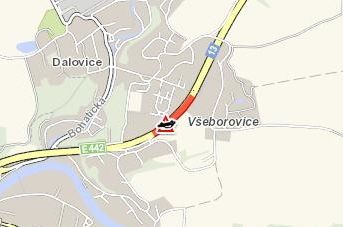 Dalovice: U obce došlo ke střetu osobního vozidla a náklaďáku