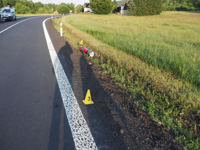 Odeř: Mladík nezvládl řízení motocyklu. Vjel rychle do zatáčky 