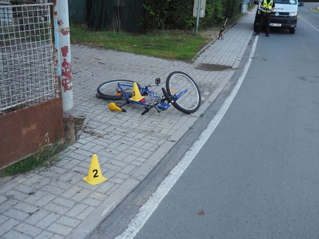 obrázek: Karlovarsko: Cyklista pod vlivem alkoholu nezvládl řízení. Spadl na chodník