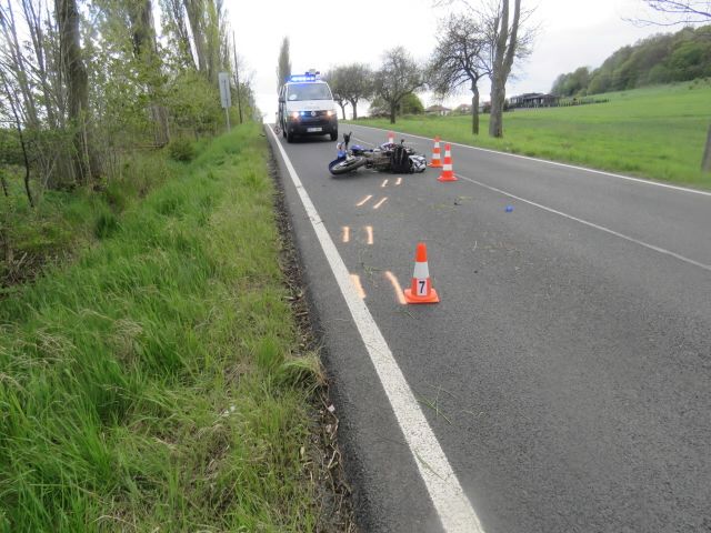 obrázek: Karlovarsko: Motocyklista skončil s těžkým zraněním v nemocnici