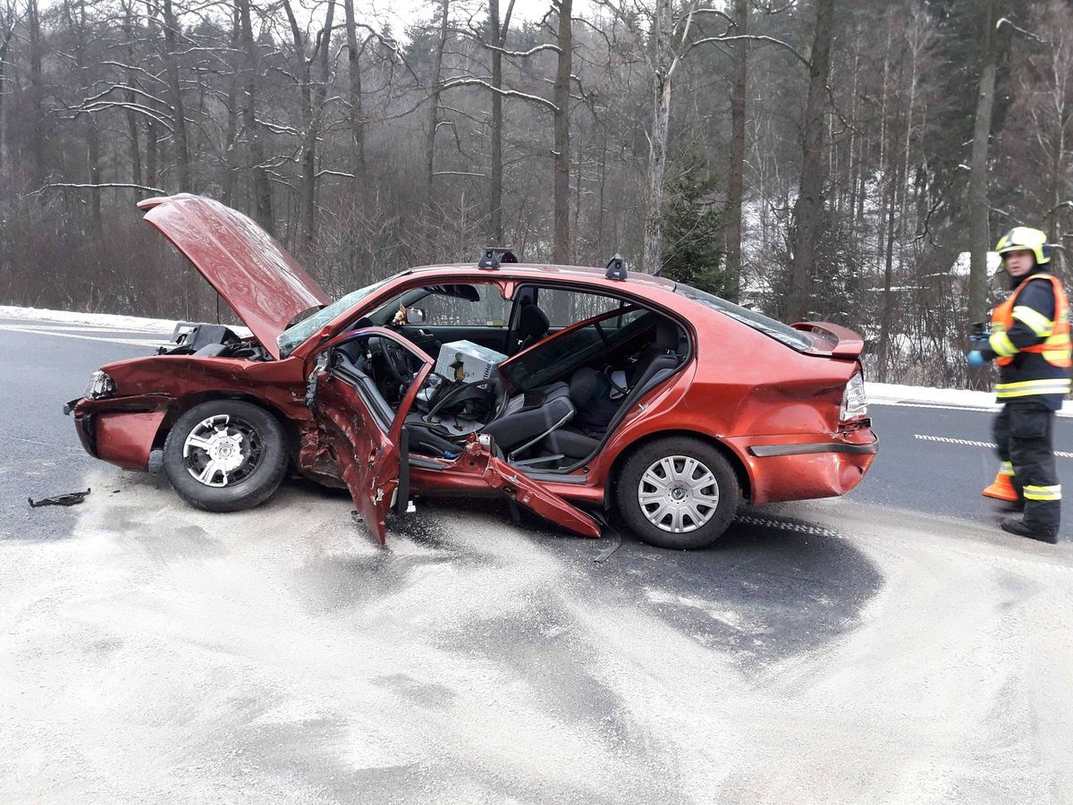 obrázek: Karlovarsko: Pátek byl ve znamení vážných nehod