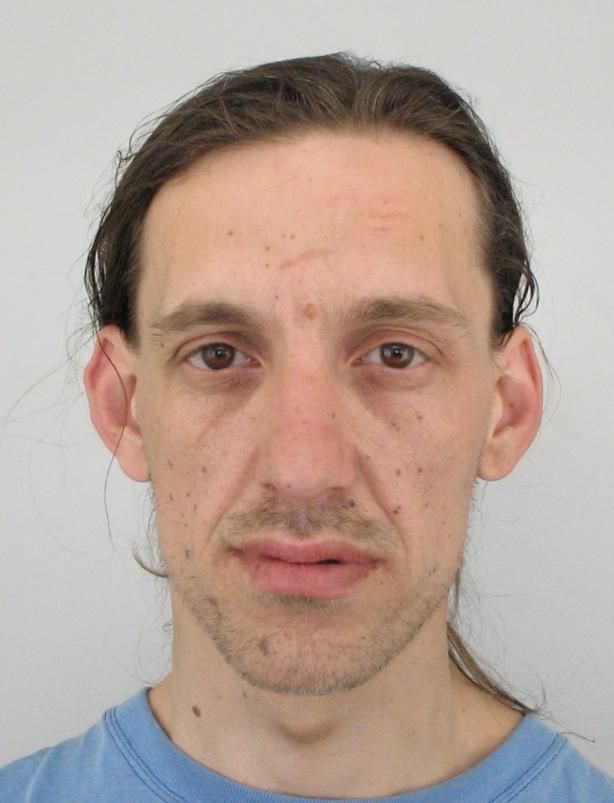 Karlovarsko: Policie pátrá po vězni na útěku