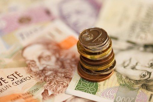 Karlovarsko: Porušením autorského práva způsobil stotisícovou škodu