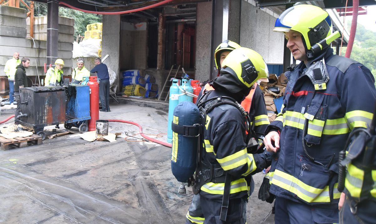 Karlovy Vary: K požáru v hotelu Thermal vyjelo pět jednotek hasičů