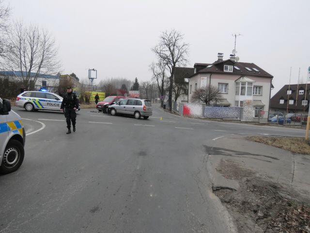 Karlovy Vary: Nedal přednost v jízdě. Způsobil dopravní nehodu