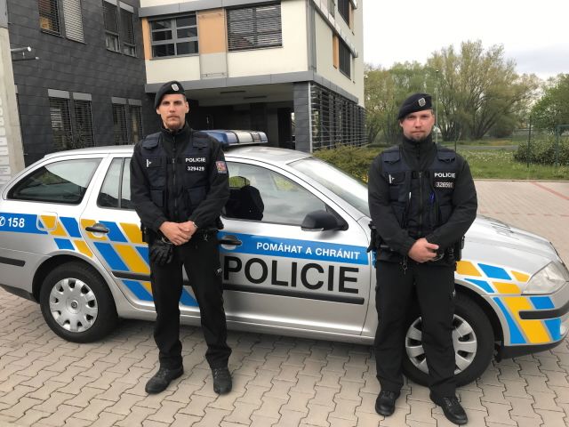 Karlovy Vary: Pokusil se oběsit. Bezvládného muže zachránili policisté