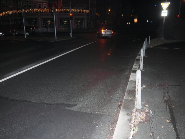 obrázek: Karlovy Vary: Policisté pátrají po svědcích dopravní nehody