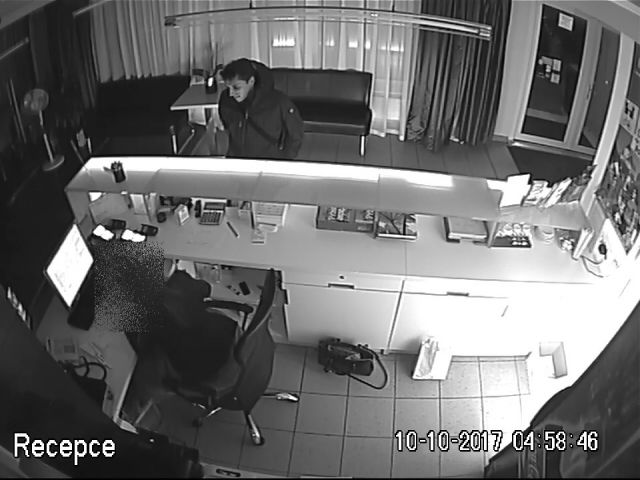 Karlovy Vary, Praha: Policie pátrá po neznámém pachateli 