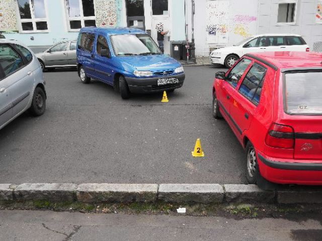 obrázek: Karlovy Vary: Při parkování narazil do chodce