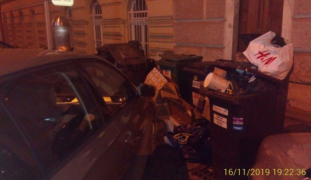 obrázek: Karlovy Vary: Strážníci opět řešili problém s odpady