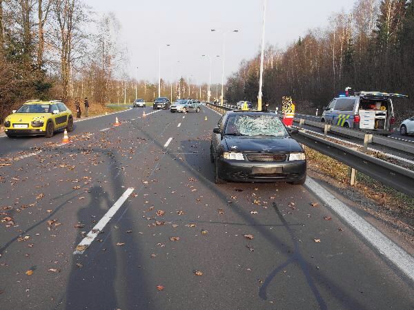 obrázek: Karlovy Vary: Střet osobního vozidla s chodcem. Policie hledá svědky