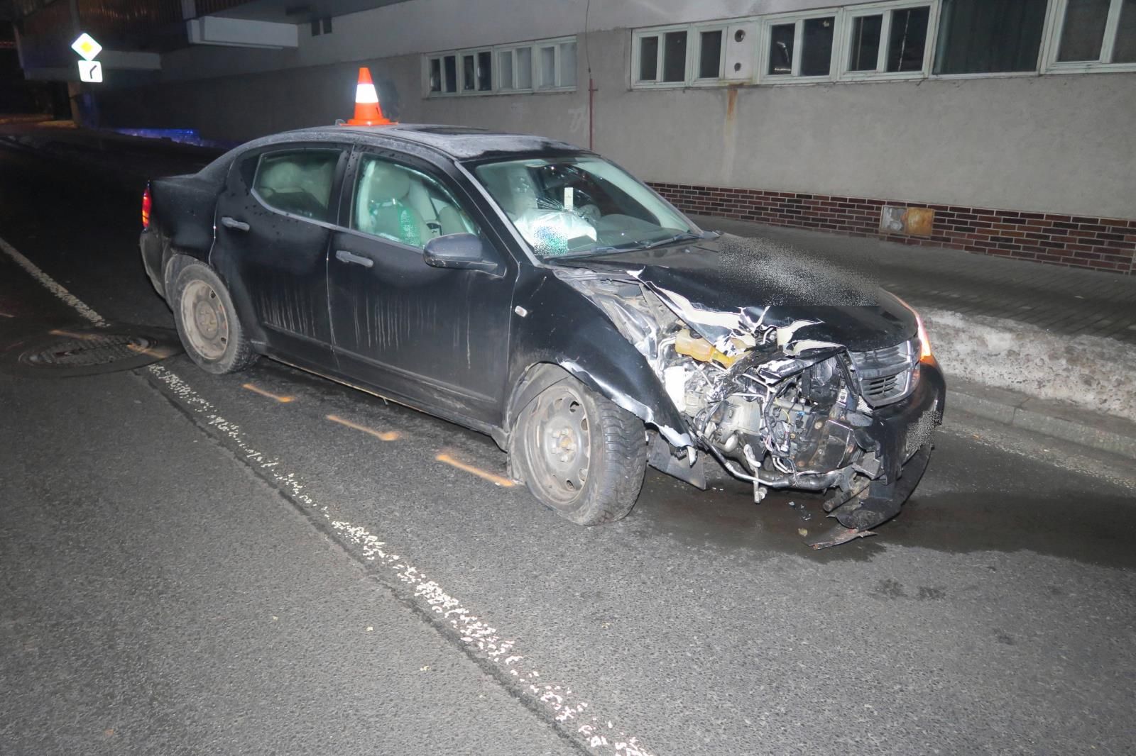 obrázek: Kraslice: S vozidlem porazil sloup. Nadýchal téměř dvě promile