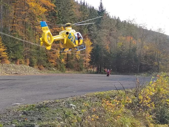 Krušné hory: Žena spadla ze skály. Na místo letěl vrtulník