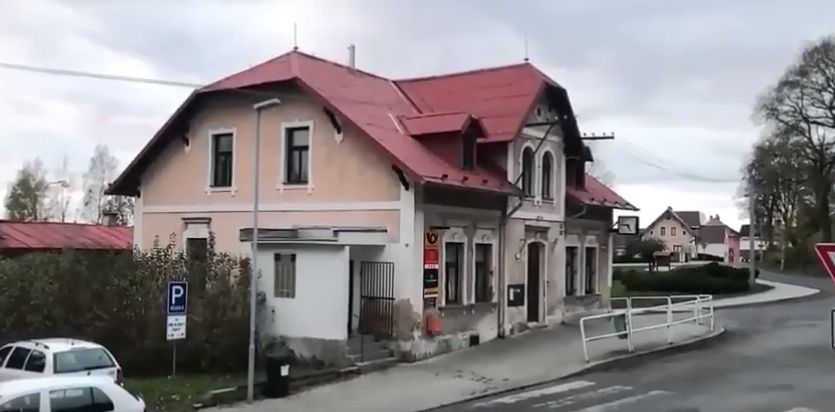 Lázně Kynžvart: Policie zveřejnila video z přepadení pošty