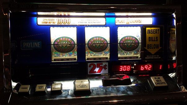 obrázek: Loket: Poškodil výherní automat